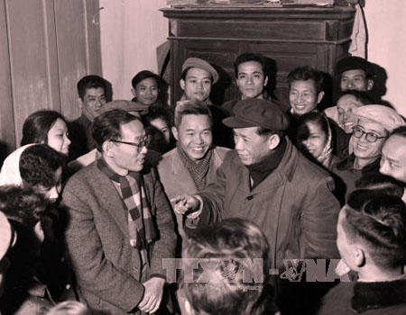 Tổng Bí thư Lê Duẩn thăm Việt Nam Thông tấn xã (nay là Thông tấn xã Việt Nam) ngày 14/2/1967.